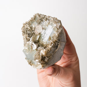 {Rare} Pink Fluorite on Beryl (Aquamarie), Muscovite