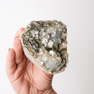 {Rare} Pink Fluorite on Beryl (Aquamarie), Muscovite