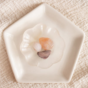 New Mexico Tumbled Stone with Onyx Petal Dish