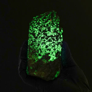 Willemite on Franklinite