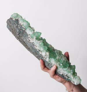 Fluorapophyllite with Stilbite