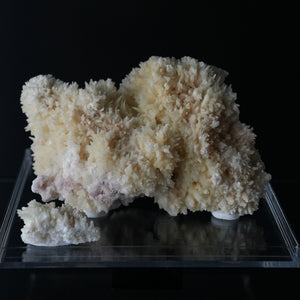 Novacekite in Calcite
