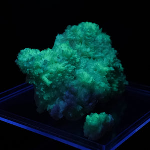 Novacekite in Calcite