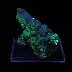 Zippeite and Johannite on Alunogen